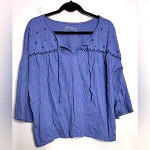 Eddie Bauer women’s tee.  Size large